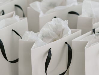 Jak navrhnout tašku, která vypadá dobře i na fotce od zákazníka