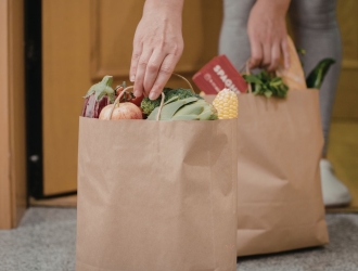 Tašky pro retail- Jak vybrat ideální obal pro butik, drogerii či potraviny?