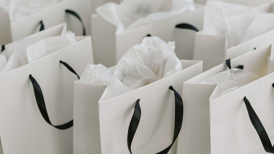 Jak navrhnout tašku, která vypadá dobře i na fotce od zákazníka